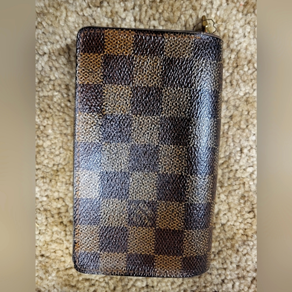 Louis Vuitton LV wallet Portefeiulle Tresor Brown Damier serial number CA0065